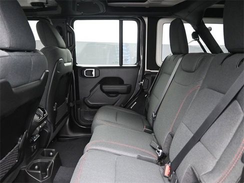 Used 2024 Jeep Wrangler Unlimited Rubicon w/ Technology Group image 15