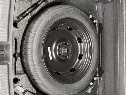 Used 2022 Volkswagen Tiguan SE R-Line image 43