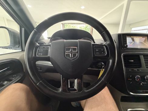 Used 2017 Dodge Grand Caravan SXT FWD image 27
