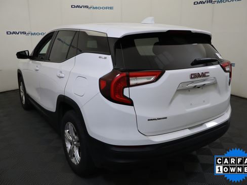 Used 2024 GMC Terrain SLE FWD image 10