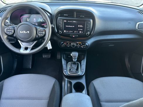 Used 2024 Kia Soul LX w/ Option Group 015 FWD image 14
