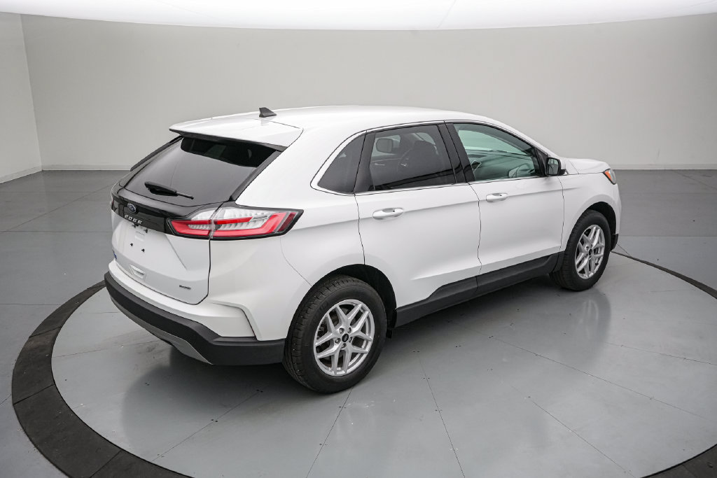 Certified 2023 Ford Edge SEL w/ Convenience Package AWD/4WD image 4
