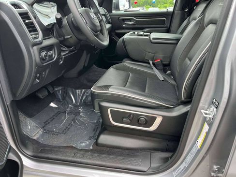Used 2025 RAM 1500 Laramie AWD/4WD image 16