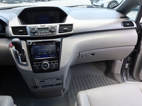 Used 2016 Honda Odyssey EX-L image 17