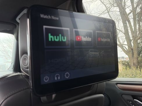 Used 2023 GMC Yukon XL Denali Ultimate image 13