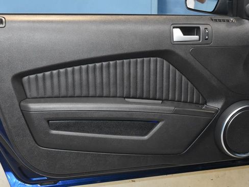 Used 2011 Ford Mustang Shelby GT500 w/ Electronics Pkg RWD image 4