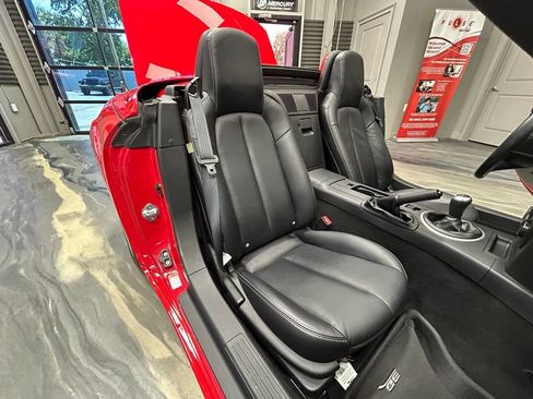 Used 2008 MAZDA MX-5 Miata Grand Touring RWD image 4