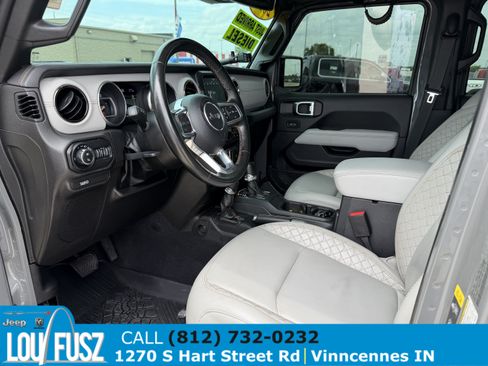 Used 2022 Jeep Gladiator Overland AWD/4WD image 16
