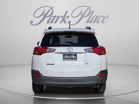 Used 2013 Toyota RAV4 LE FWD image 5