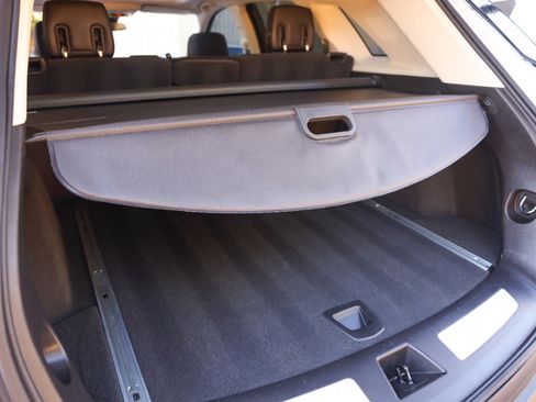 Used 2018 Cadillac XT5 Luxury w/ LPO, Black Ice Package image 15