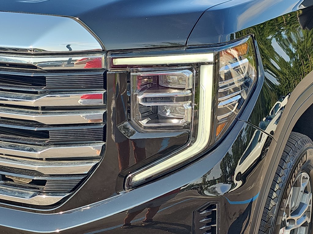 Used 2024 GMC Sierra 1500 SLT AWD/4WD image 31