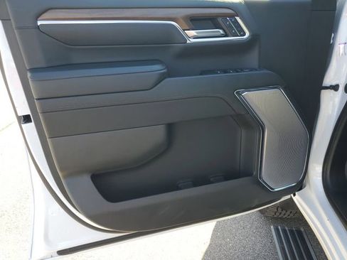 Used 2024 Chevrolet Silverado 2500 High Country w/ Technology Package image 8