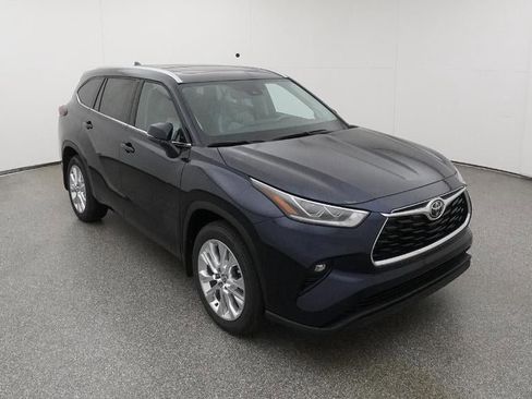 New 2026 Toyota Highlander Limited image 13