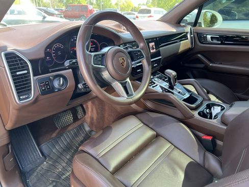 Used 2021 Porsche Cayenne image 17