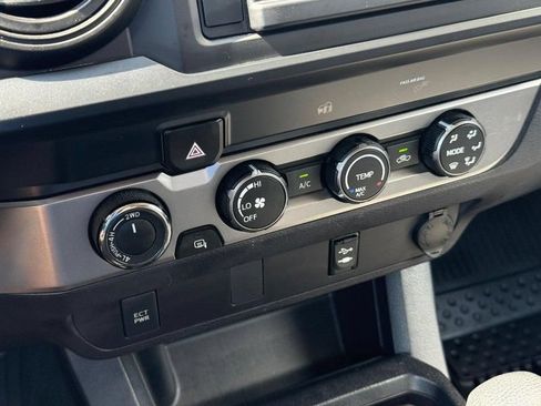 Used 2019 Toyota Tacoma SR AWD/4WD image 28