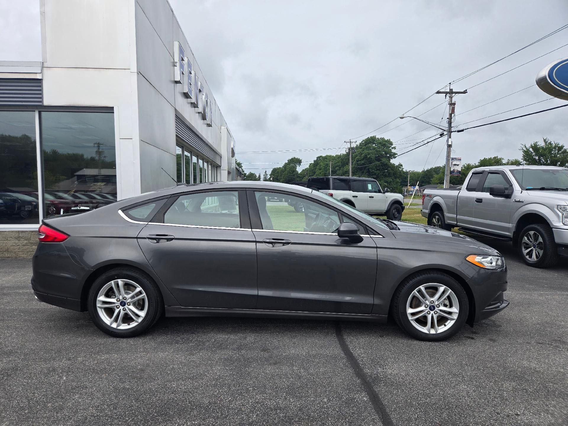 Used 2018 Ford Fusion SE FWD image 18