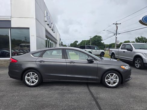 Used 2018 Ford Fusion SE FWD image 18