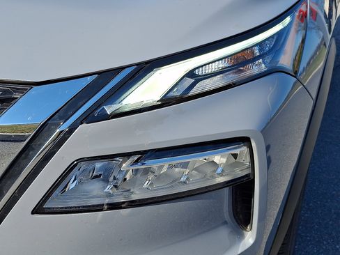 Used 2023 Nissan Rogue SL w/ SL Premium Package image 10