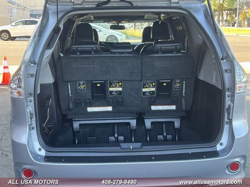 Used 2015 Toyota Sienna SE w/ SE Preferred Package image 24
