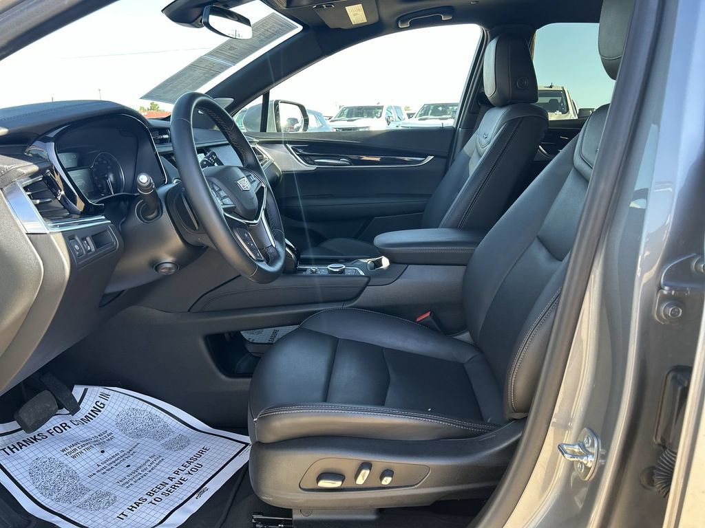 Certified 2025 Cadillac XT5 Premium Luxury AWD/4WD image 17