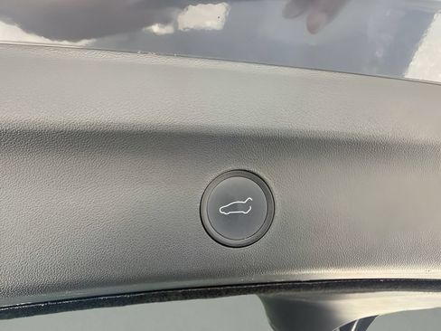 Used 2022 Tesla Model Y Performance AWD/4WD image 21