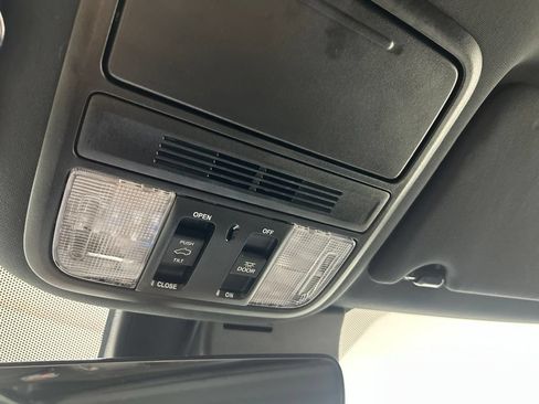 Used 2022 Honda Pilot TrailSport image 45
