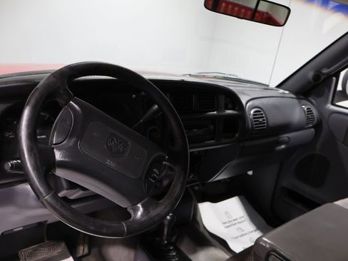 Used 2000 Dodge Ram 1500 Truck SLT image 16