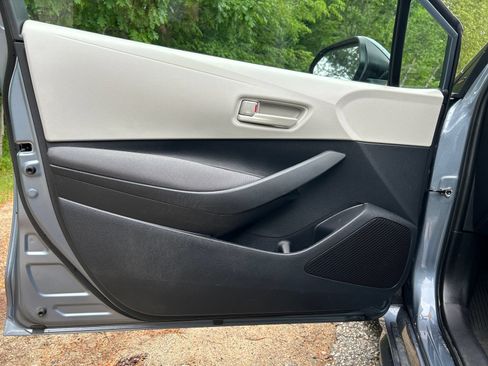 Used 2024 Toyota Corolla LE FWD image 12