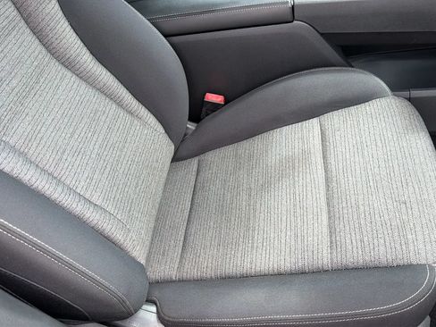 Used 2021 Nissan Rogue S FWD image 19