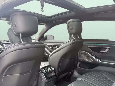 Used 2023 Mercedes-Benz S 500 4MATIC w/ AMG Line image 36