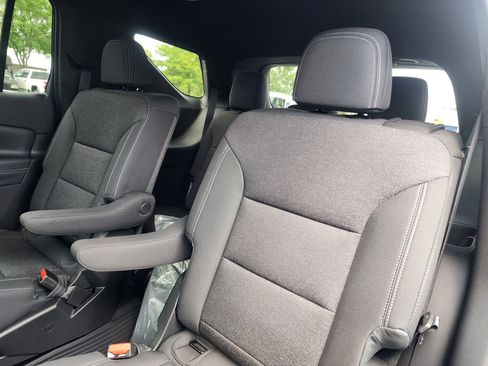 New 2025 Chevrolet Traverse LT w/ Driver Confidence Package image 13