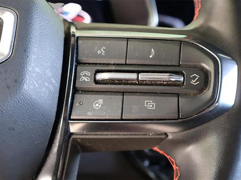 Used 2024 GMC Canyon AT4X image 23