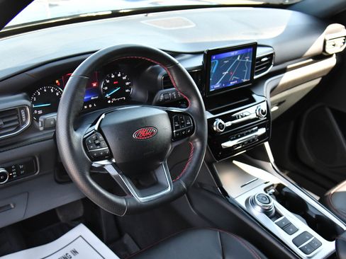 Used 2023 Ford Explorer ST-Line w/ Class IV Trailer Tow Package image 14