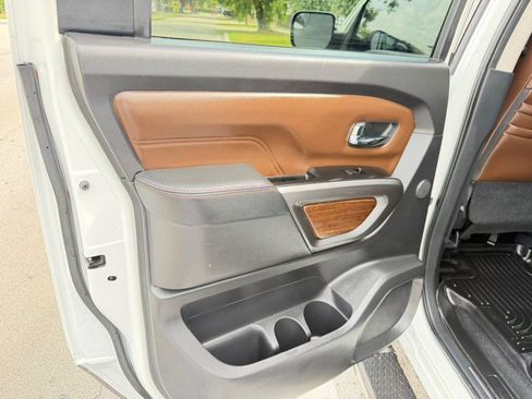 Used 2017 Nissan Titan Platinum Reserve RWD image 32