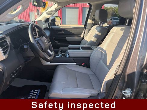 Used 2023 Toyota Tundra Limited w/ TRD Off-Road Package AWD/4WD image 10