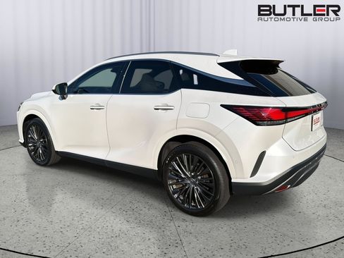 Used 2024 Lexus RX 350 FWD w/ Convenience Package image 4