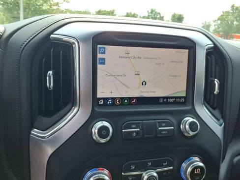 Used 2021 GMC Sierra 1500 SLT w/ SLT Convenience Package AWD/4WD image 11