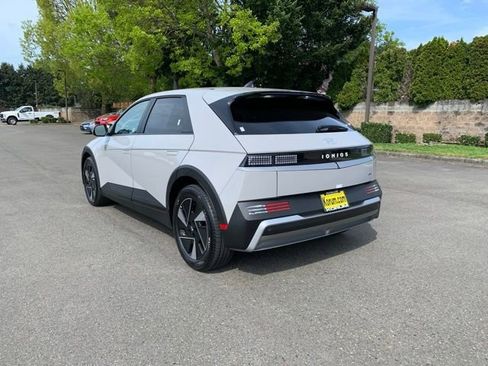 New 2026 Hyundai Ioniq 5 SE AWD/4WD image 3