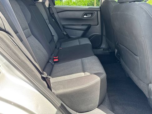 Used 2025 Nissan Rogue SV FWD image 15