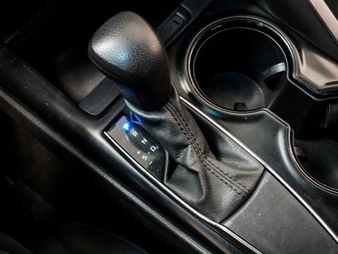 Used 2020 Toyota Camry LE image 23