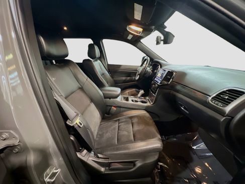 Used 2020 Jeep Grand Cherokee Altitude AWD/4WD image 21