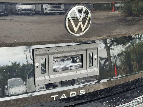 Certified 2024 Volkswagen Taos S FWD image 9
