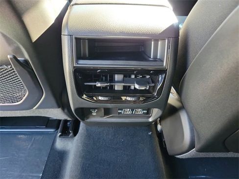 New 2025 Jeep Grand Cherokee Altitude image 9