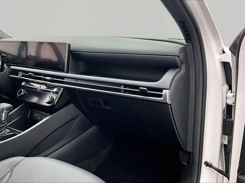 Used 2025 Hyundai Santa Cruz SEL FWD image 17