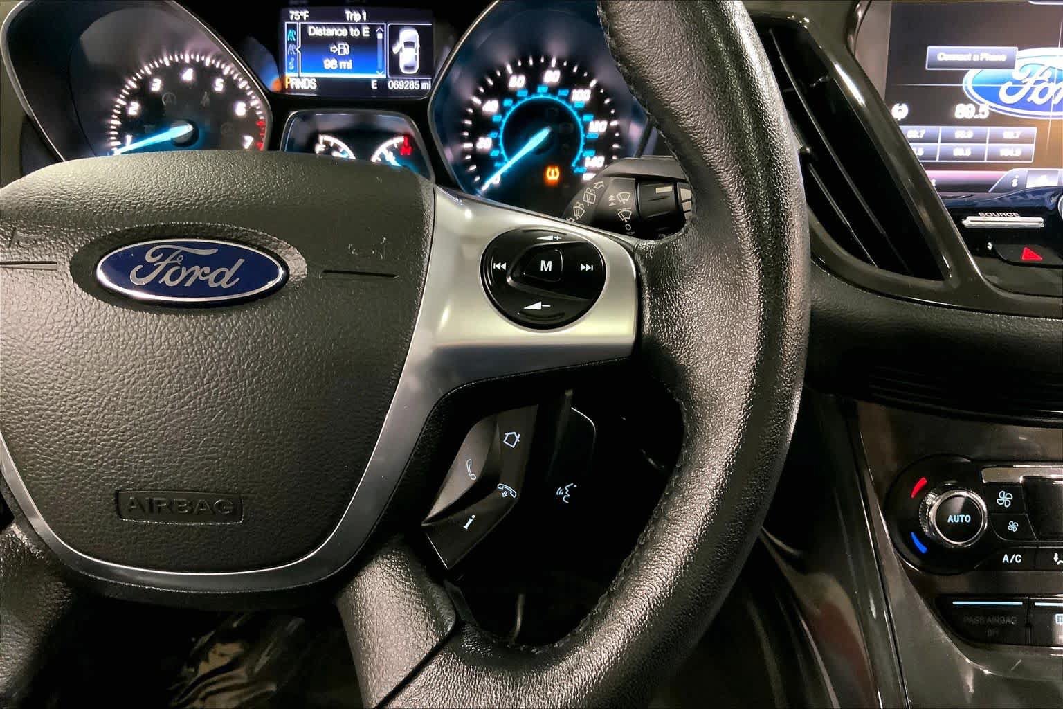 Used 2014 Ford Escape Titanium AWD/4WD image 25