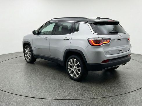 Used 2025 Jeep Compass Limited image 6