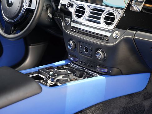 Used 2019 Rolls-Royce Wraith RWD image 33