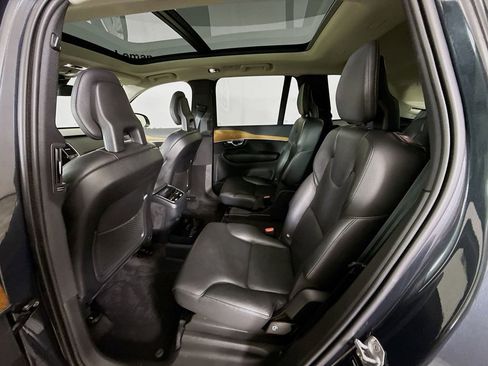 Used 2021 Volvo XC90 T6 Momentum image 25
