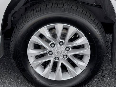 Used 2017 Lexus GX 460 image 12