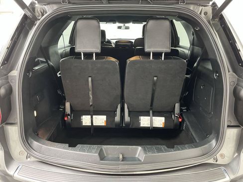 Used 2018 Ford Explorer XLT w/ Equipment Group 202A AWD/4WD image 3